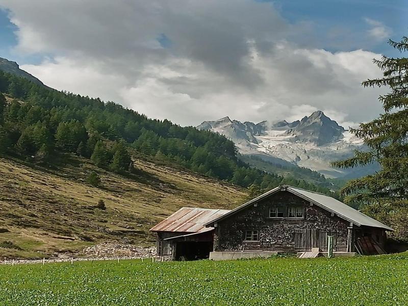 Gotthard Backpacker image