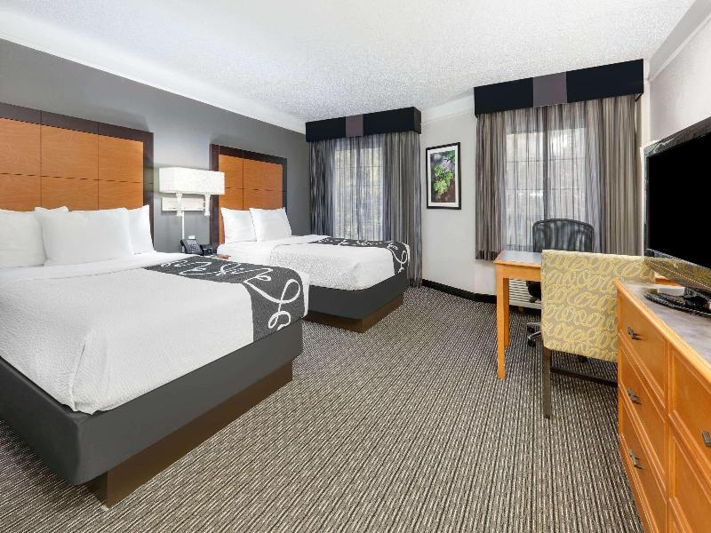 La Quinta Inn & Suites Addison Galleria Area image