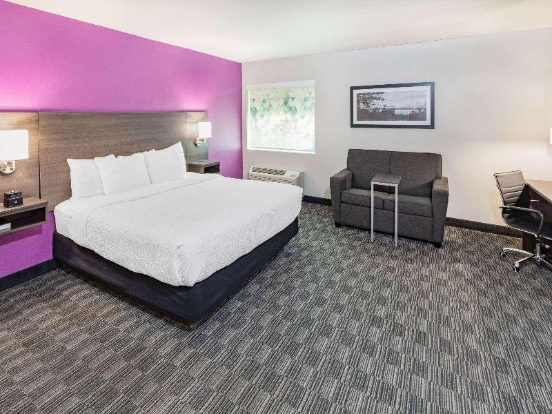 La Quinta Inn & Suites Houston Southwest image