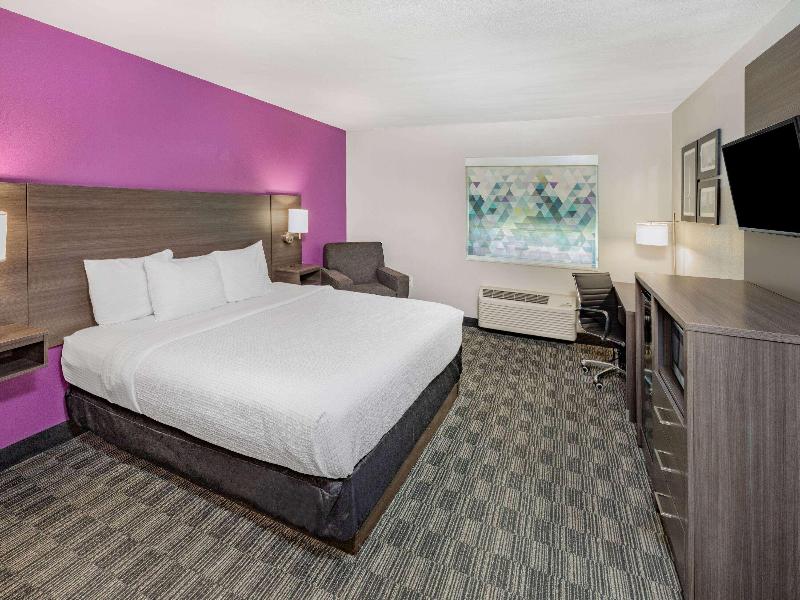 La Quinta Inn & Suites Houston Southwest image