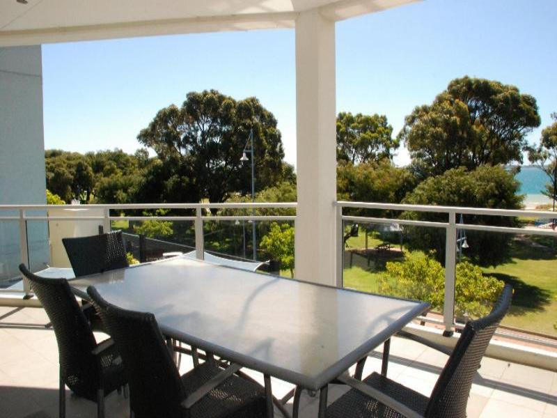 Spinnakers By Rockingham Apartments image