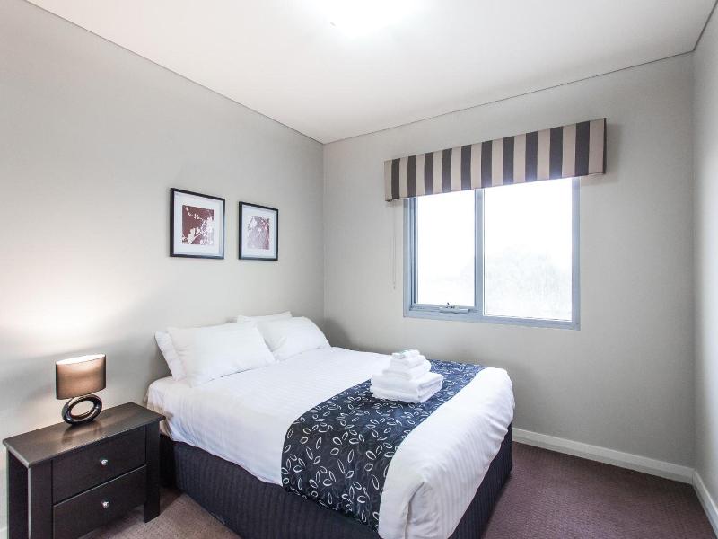 Spinnakers By Rockingham Apartments image