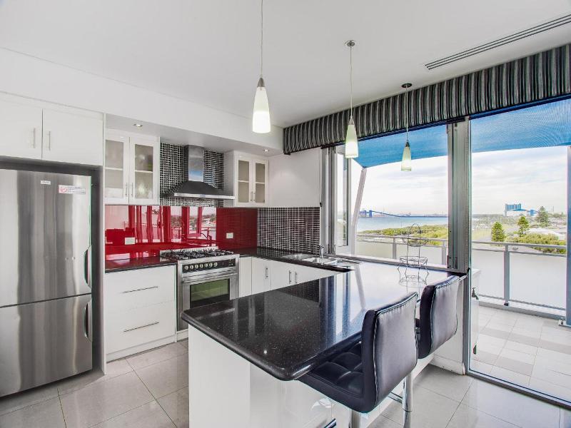Spinnakers By Rockingham Apartments image