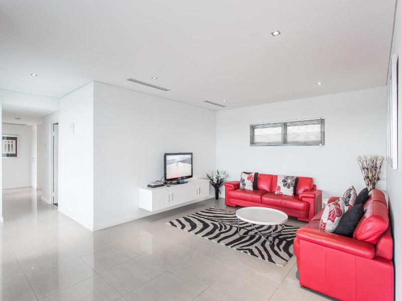 Spinnakers By Rockingham Apartments image