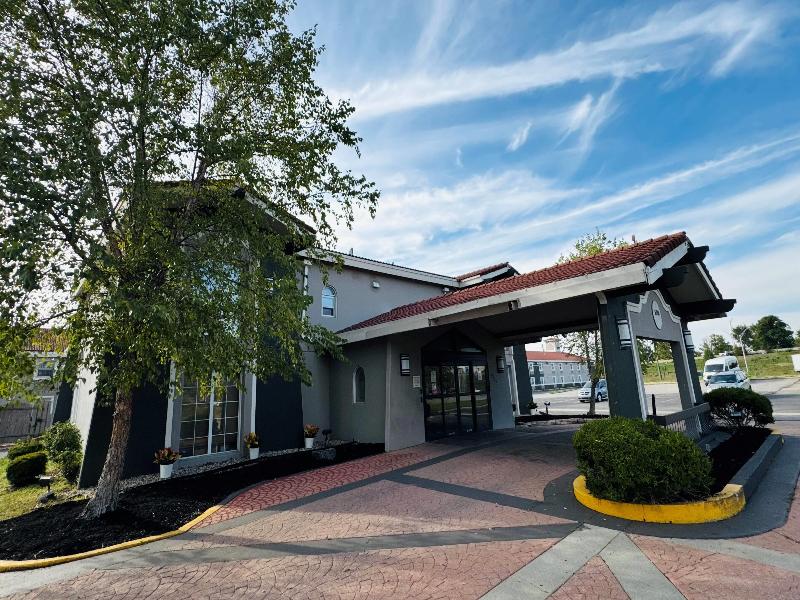 Baymont by Wyndham Indianapolis Airport Lynhurst image