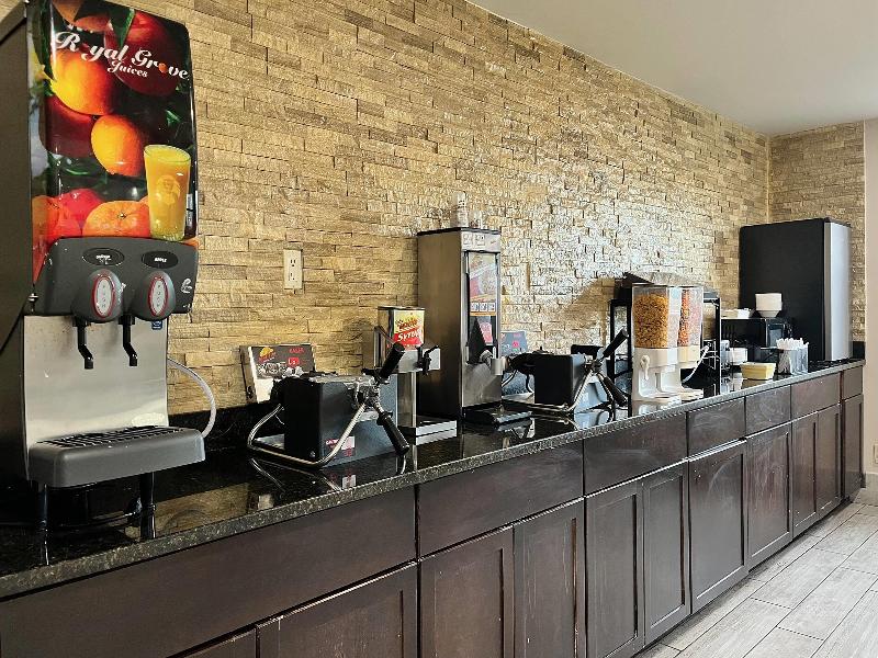 Baymont by Wyndham Indianapolis Airport Lynhurst image