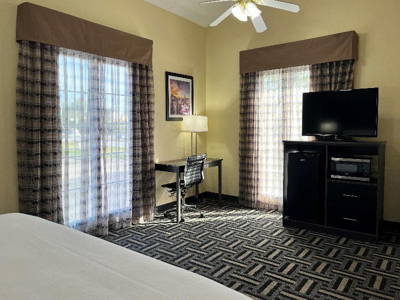 Baymont by Wyndham Indianapolis Airport Lynhurst image
