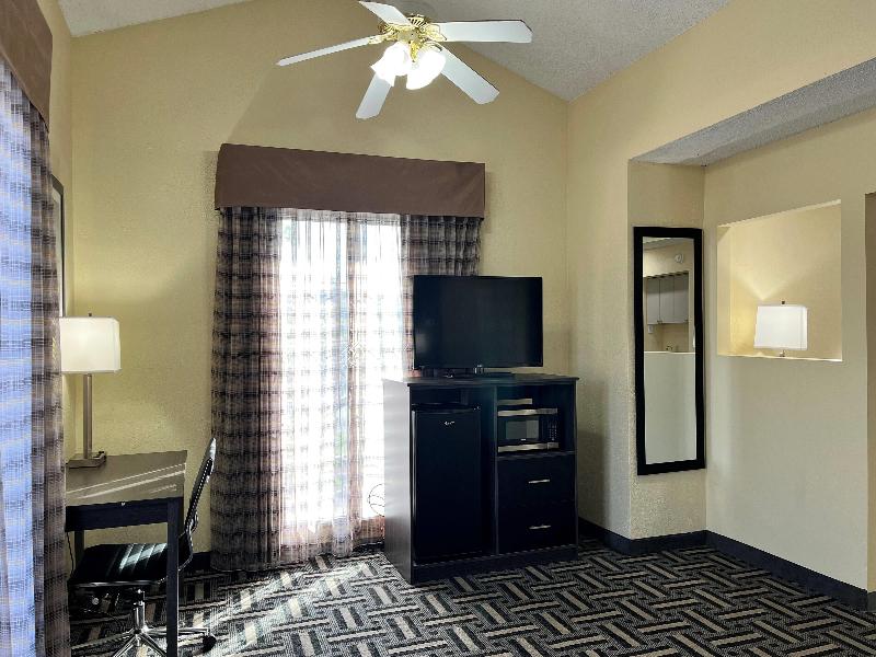 Baymont by Wyndham Indianapolis Airport Lynhurst image