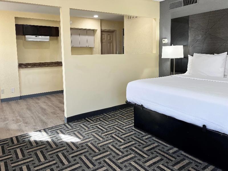 Baymont by Wyndham Indianapolis Airport Lynhurst image