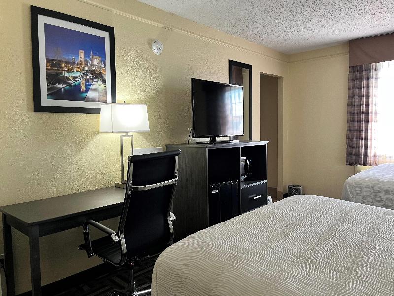 Baymont by Wyndham Indianapolis Airport Lynhurst image