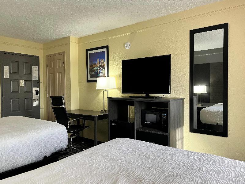 Baymont by Wyndham Indianapolis Airport Lynhurst image