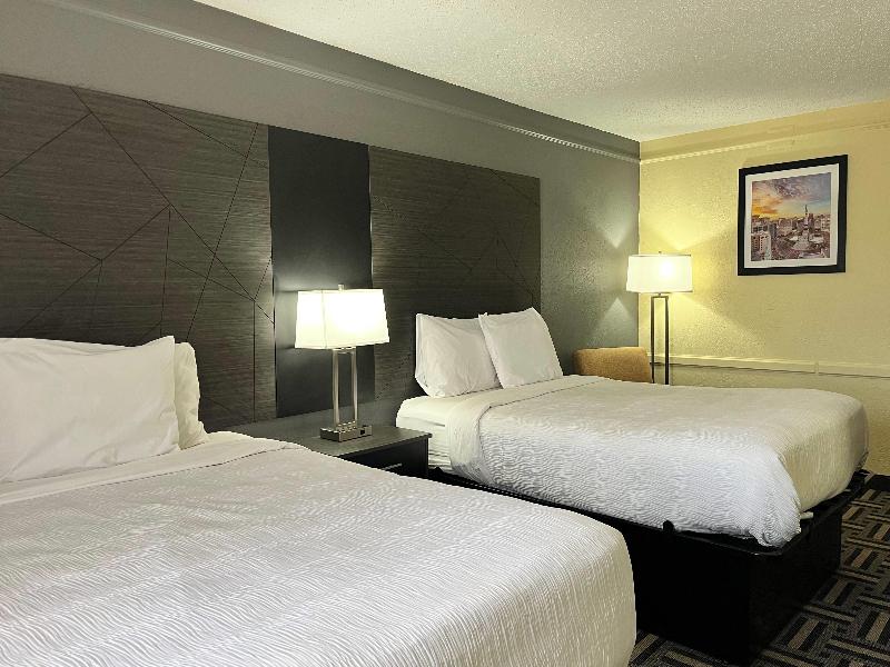 Baymont by Wyndham Indianapolis Airport Lynhurst image