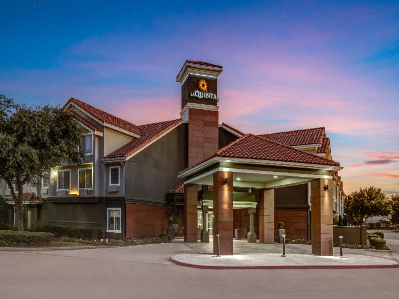 La Quinta Inn & Suites Dallas DFW Airport North image