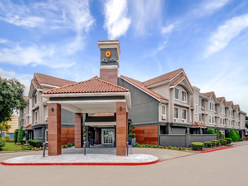 La Quinta Inn & Suites Dallas DFW Airport North image
