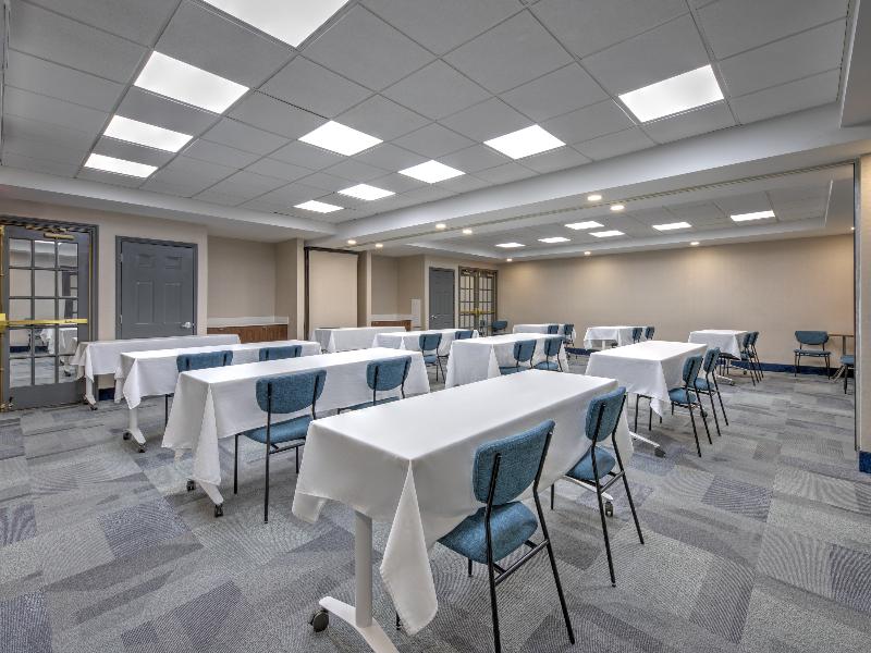 La Quinta Inn & Suites Dallas DFW Airport North image