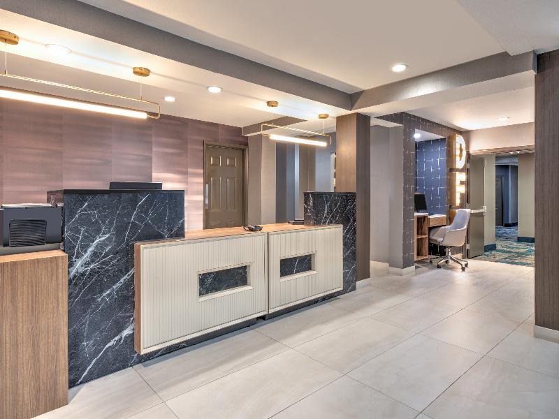 La Quinta Inn & Suites Dallas DFW Airport North image