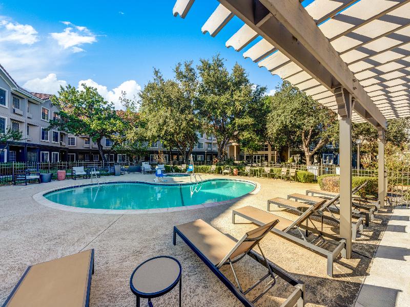 La Quinta Inn & Suites Dallas DFW Airport North image