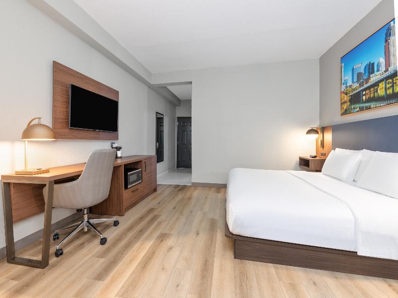 La Quinta Inn & Suites Dallas DFW Airport North image