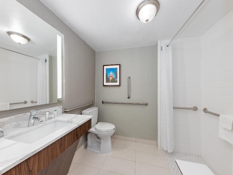 La Quinta Inn & Suites Dallas DFW Airport North image