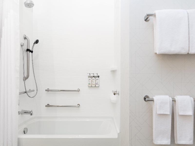 Holiday Inn Express & Suites Memphis East by IHG image