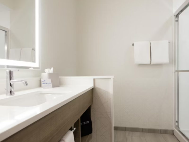 Holiday Inn Express & Suites Memphis East by IHG image