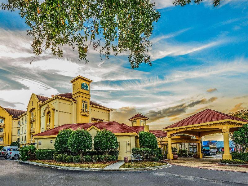 La Quinta Inn & Suites Myrtle Beach Broadway   