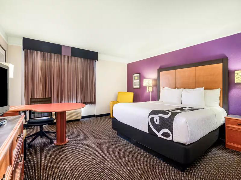 La Quinta Inn & Suites Myrtle Beach Broadway    image