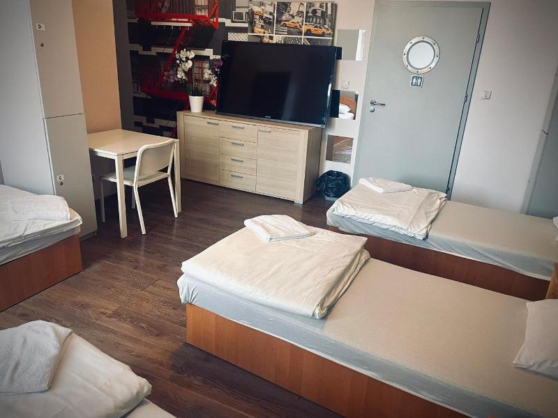 3 City Hostel