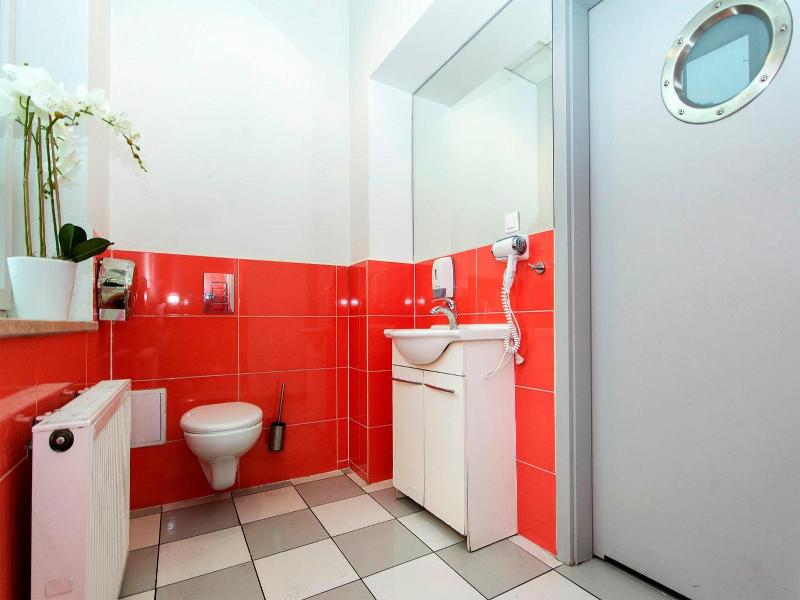 3 City Hostel