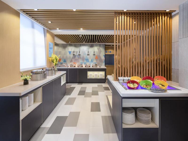 Holiday Inn Express Foshan Chancheng By Ihg image