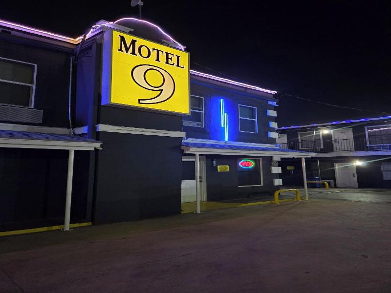 Motel 9