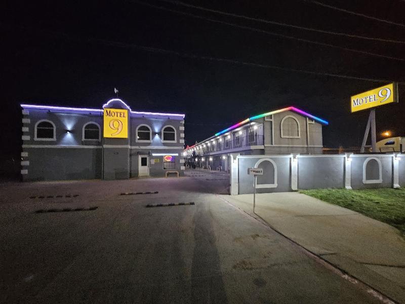 Motel 9
