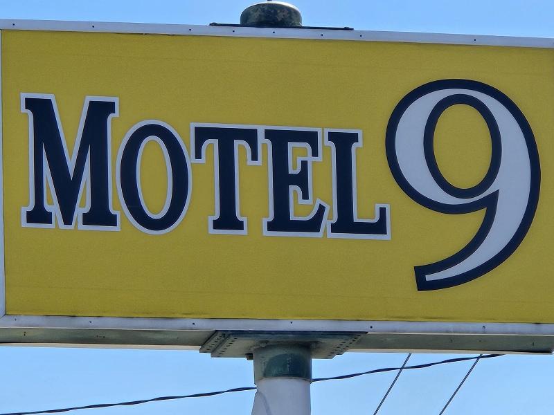 Motel 9
