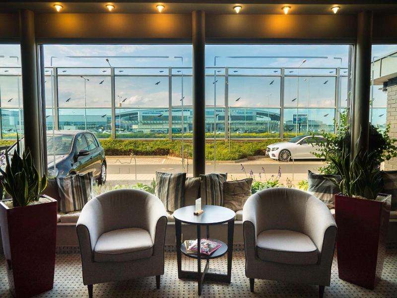 Comm Hotel Poznan Airport image
