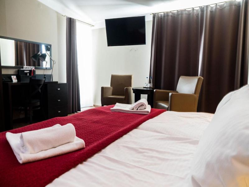 Comm Hotel Poznan Airport image