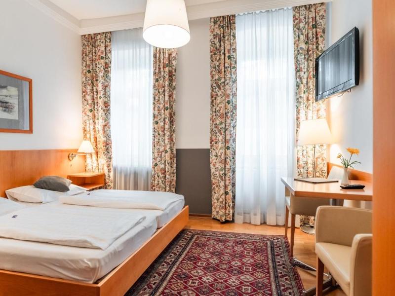 Hotel Markgraf image