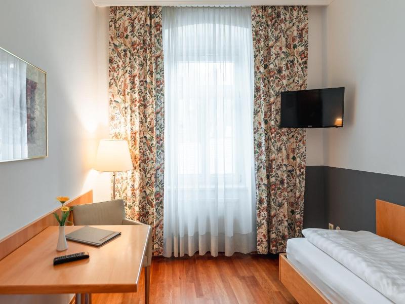 Hotel Markgraf image