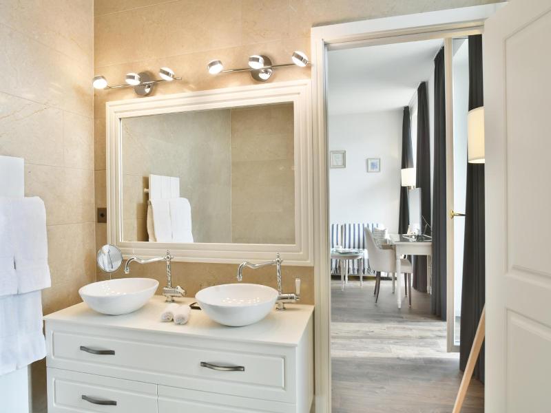 Baron Tavernier Hotel Restaurant & Spa image