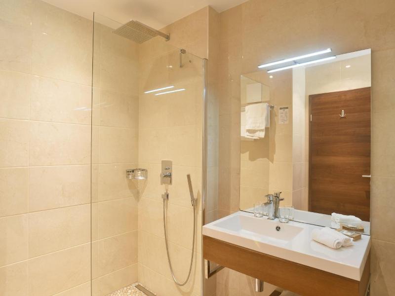 Baron Tavernier Hotel Restaurant & Spa image