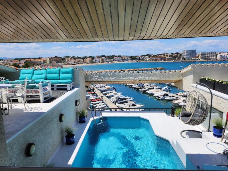Solo Atico Guest Suites image