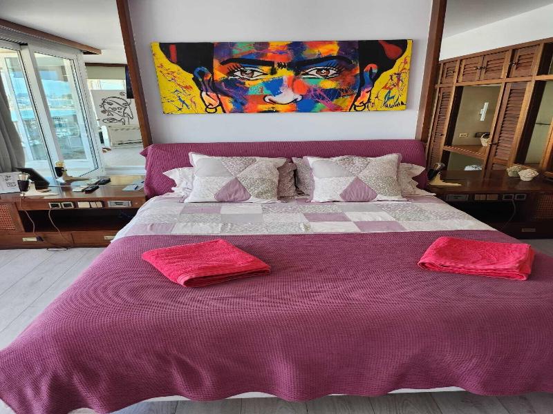 Solo Atico Guest Suites image