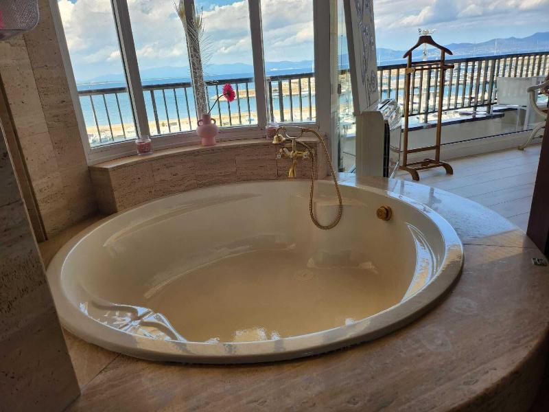 Solo Atico Guest Suites image