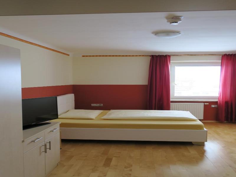 "hotel Restaurant Böck ""roter Hahn""" image
