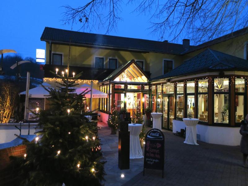 "hotel Restaurant Böck ""roter Hahn""" image