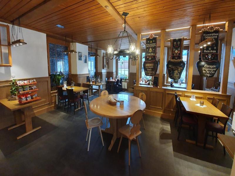 Gasthof Hirschen In Wilderswil image