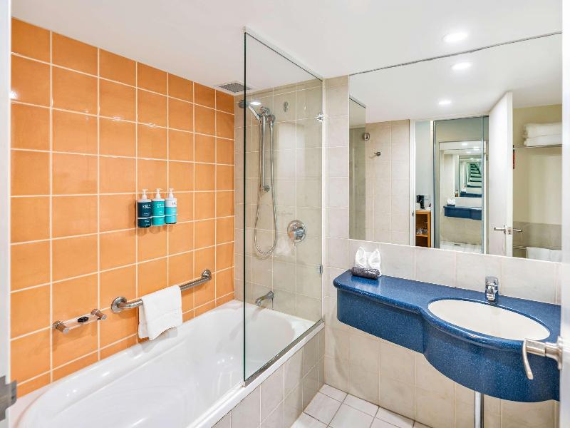 Novotel Cairns Oasis Resort image