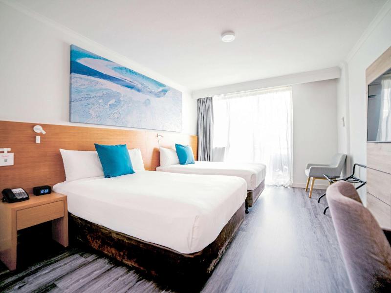 Novotel Cairns Oasis Resort image