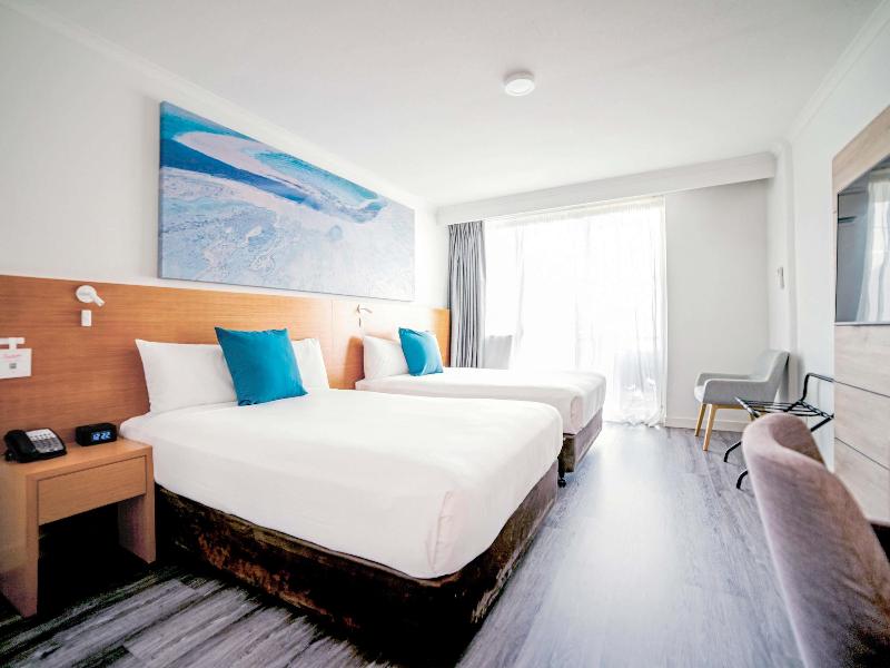 Novotel Cairns Oasis Resort image