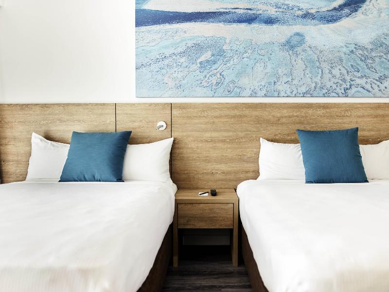 Novotel Cairns Oasis Resort image