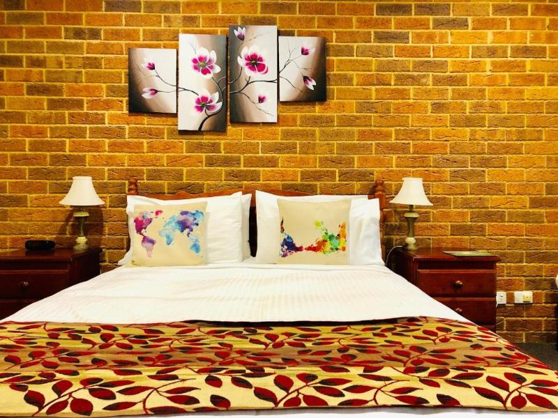 Aussie Rest Motel image